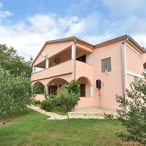 Marta Starigrad Paklenica